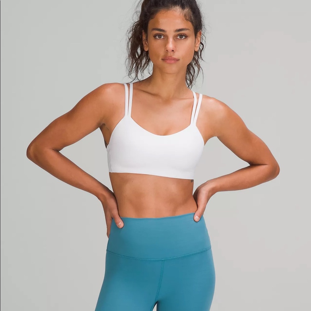 NWOT Lululemon cloud bra. Size 6 still has inner tag never worn